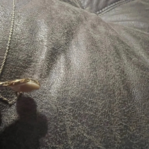 Mother of Pearl Butterfly Necklace - Picture 5 of 10